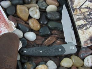 Viper Knives Key with Carbon Fiber handles V5978FC