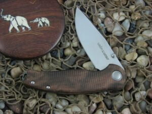 Viper Cutlery Vale with Walnut Wood handles V6004NO
